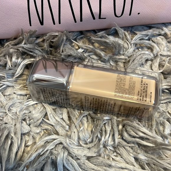 ABOUT FACE FOUNDATION - Picture 3 of 5